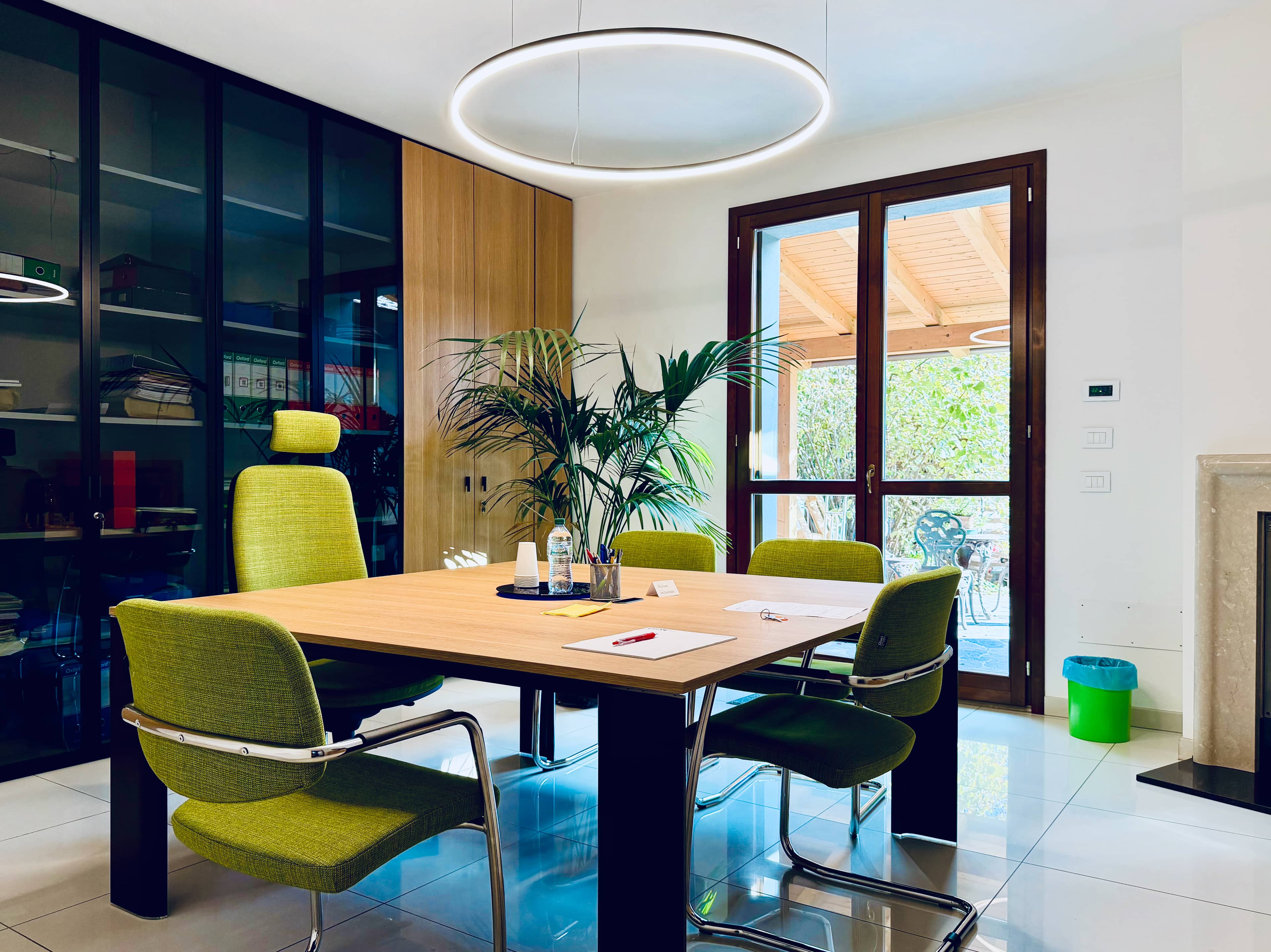 Pulizia ordinaria degli uffici della sede amministrativa Serra Servizi S.n.c.