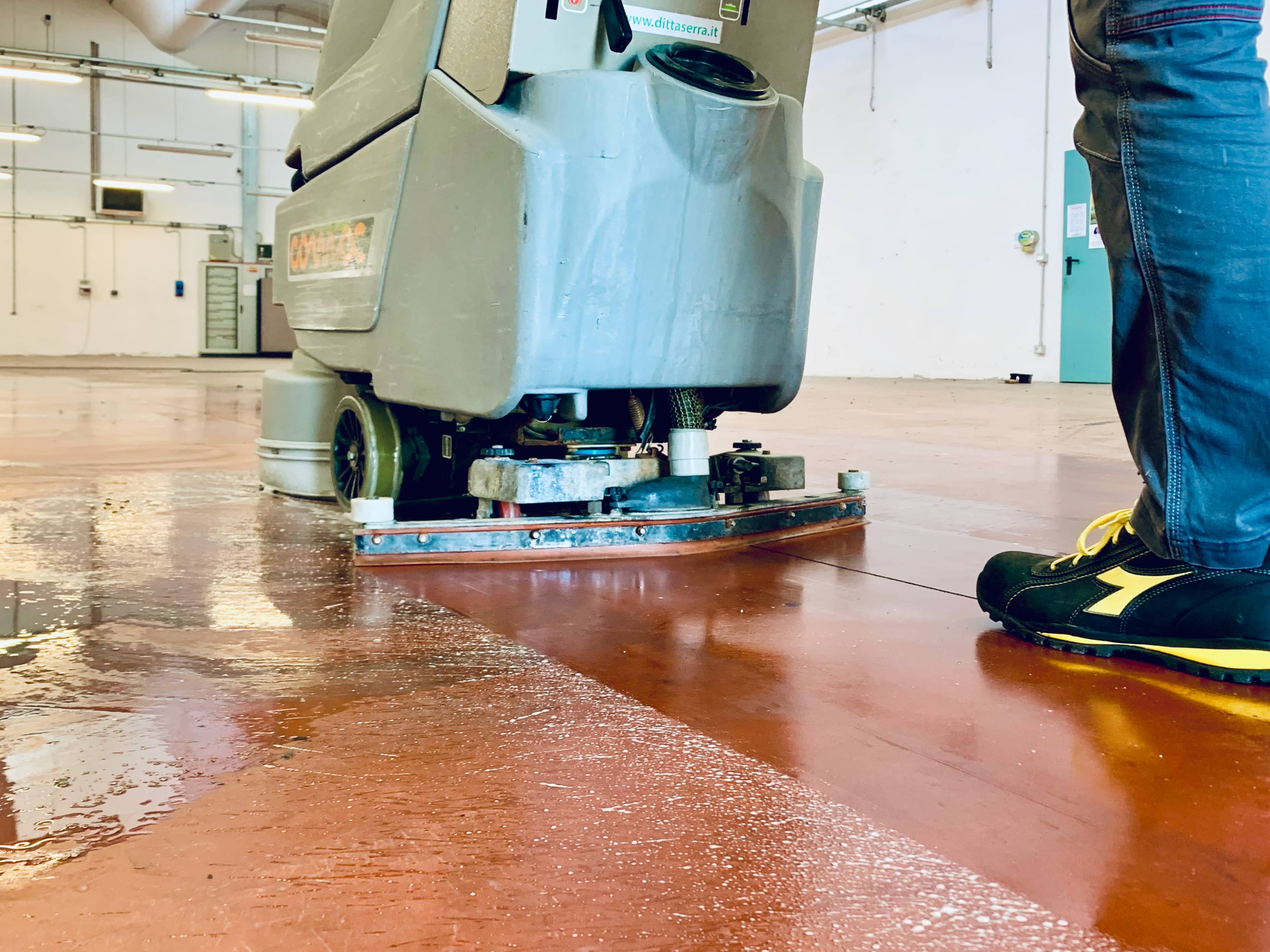 Pulizia capannoni industriali, aziende di produzione e logistica